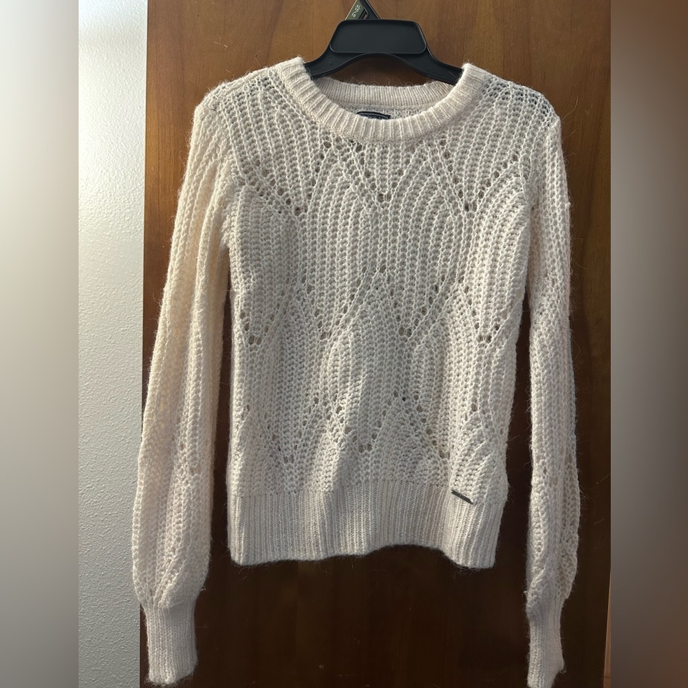 Abercrombie & fitch ivory/cream soft fuzzy sweater size xs